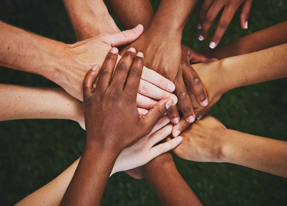 solidariedade cooperativismo união colaboração cooperação equipe mãos unidas